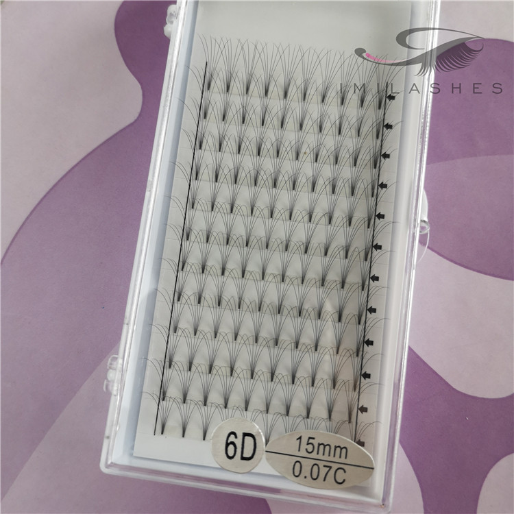 pre fanned russian lashes vendor.jpg